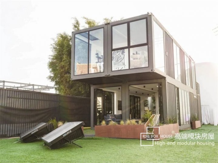 两层现代化建筑的集装箱房屋,多功能空间随意转化