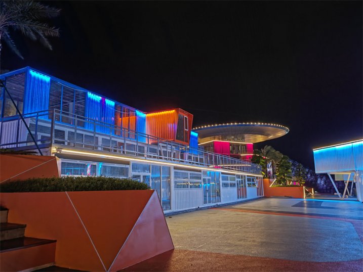 集装箱商业街项目完工后夜景图